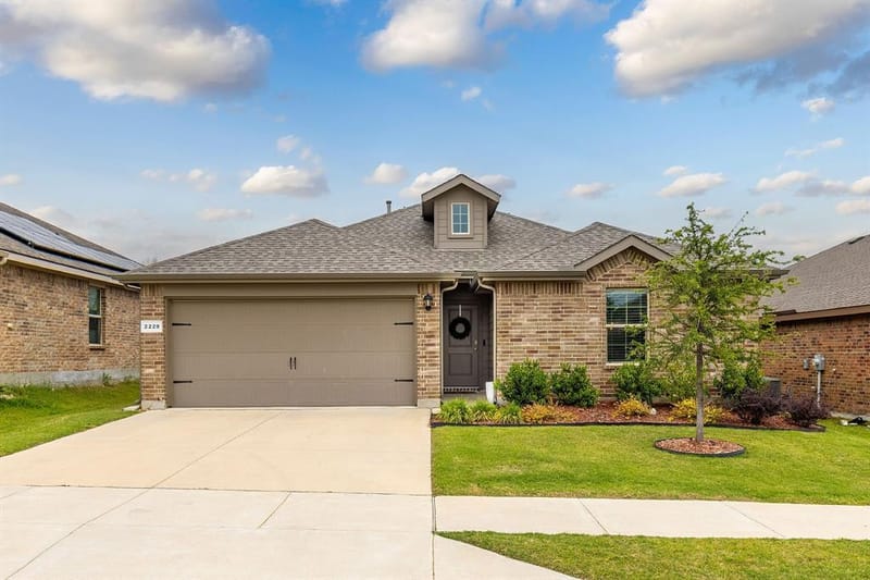 2229 Blythwood Trail, Fort Worth TX 76108
