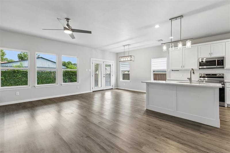 4945 Ramey Avenue, Fort Worth TX 76105 - Photo 7