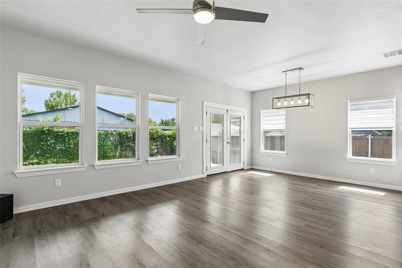 4945 Ramey Avenue, Fort Worth TX 76105 - Photo 9