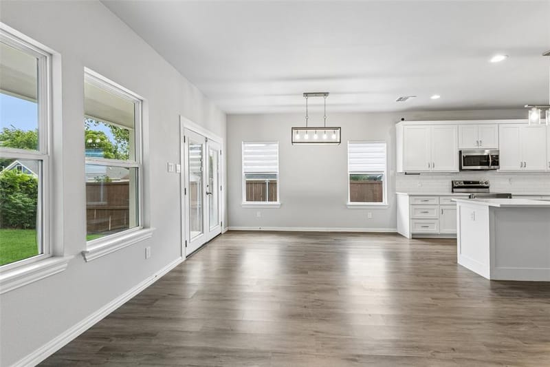 4945 Ramey Avenue, Fort Worth TX 76105 - Photo 8