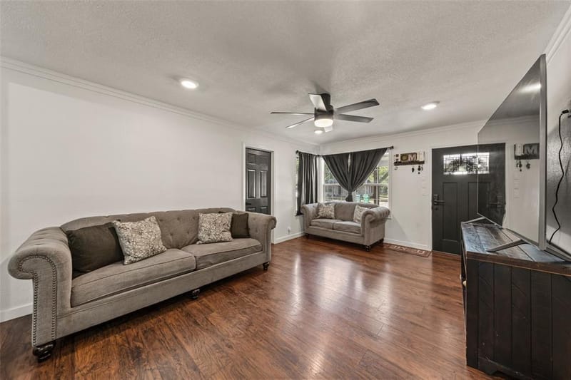 121 Austin Street, McGregor TX 76657 - Photo 4
