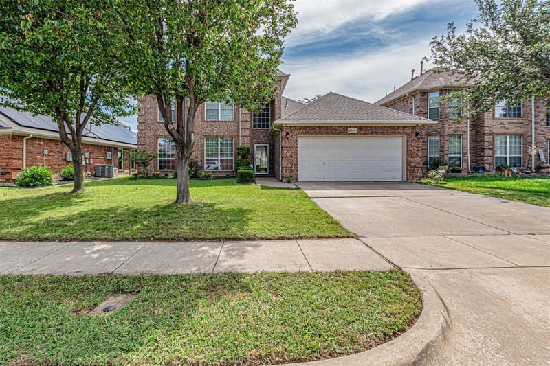 5724 Table Rock Drive, Fort Worth TX 76131 - Photo 2