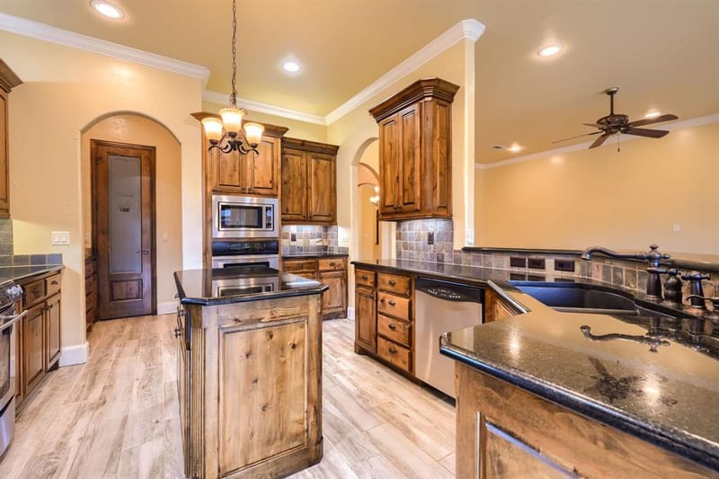 8009 Canyon Oak Drive, North Richland Hills TX 76182 - Photo 17