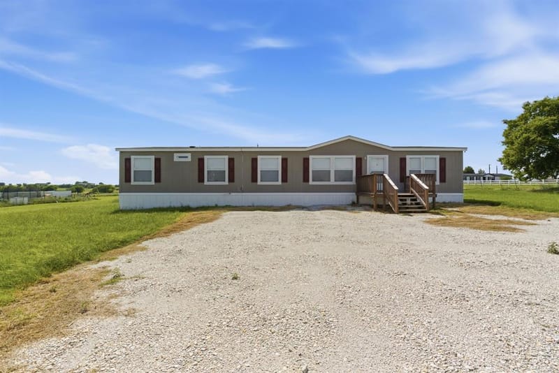 303 Mesa Ridge, Decatur TX 76234 - Photo 3
