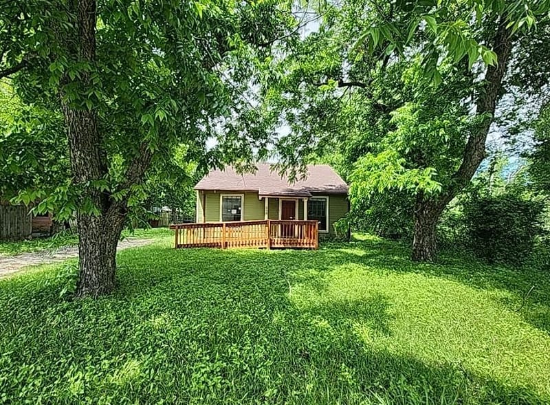 218 S Buffalo Avenue, Cleburne TX 76033