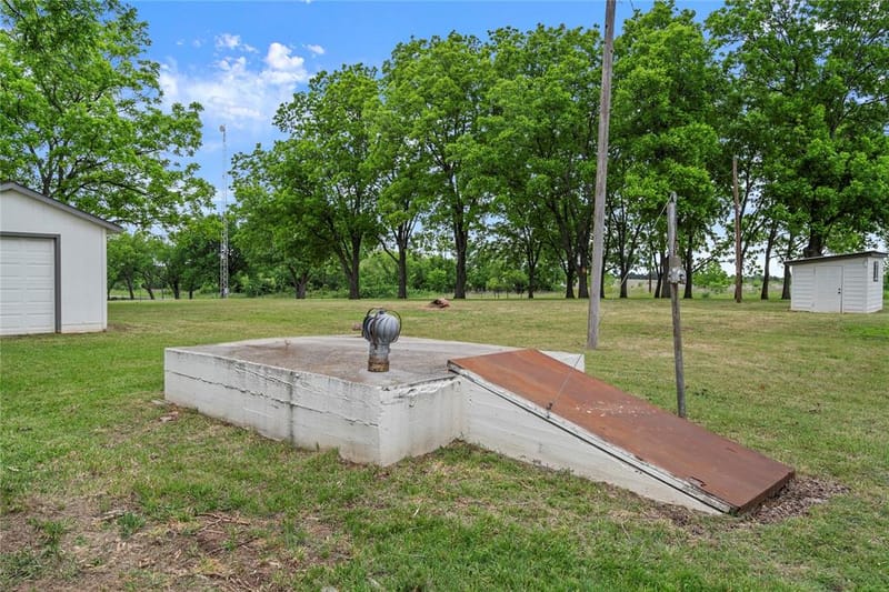 341 Reast Road, Whitesboro TX 76273 - Photo 33