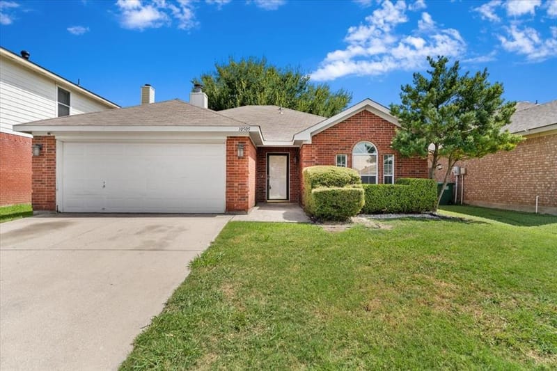 10505 Braewood Drive, Fort Worth TX 76131