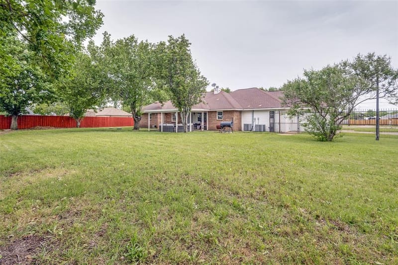 3323 Dasher Street, Lancaster TX 75146 - Photo 33