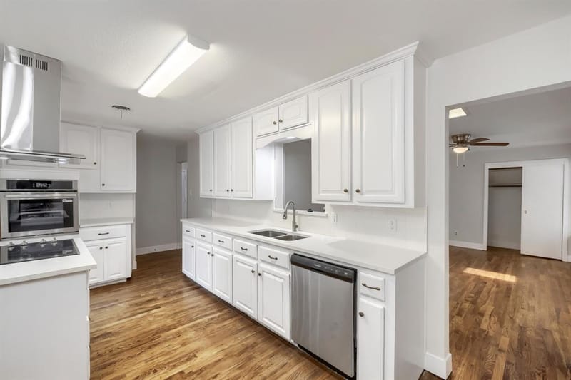 11016 Lippitt Avenue, Dallas TX 75218 - Photo 14