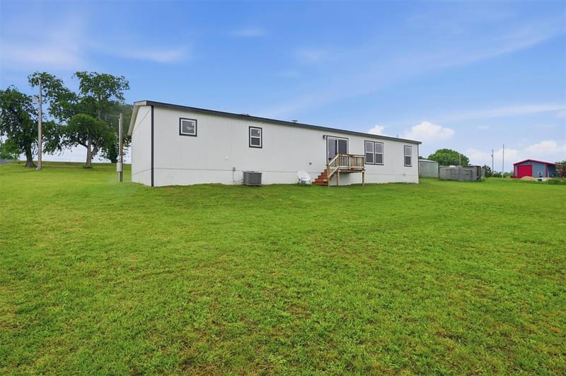 587 Kentucky Town Road, Whitewright TX 75491 - Photo 27