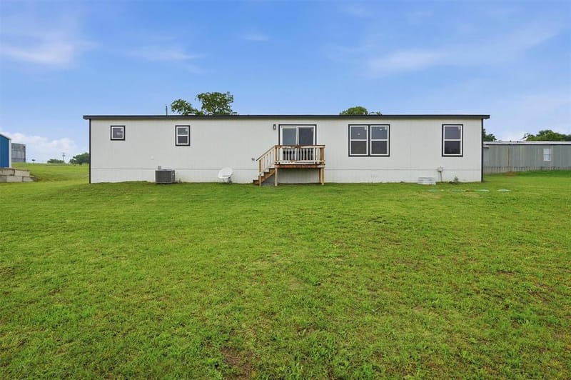 587 Kentucky Town Road, Whitewright TX 75491 - Photo 26