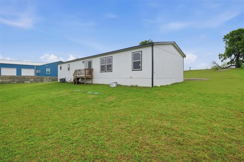 587 Kentucky Town Road, Whitewright TX 75491 - Photo 28