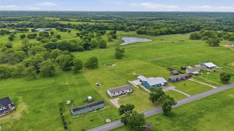 587 Kentucky Town Road, Whitewright TX 75491 - Photo 29