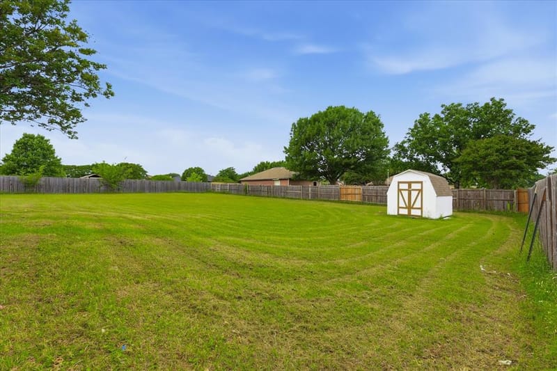 921 High Point Drive, Midlothian TX 76065 - Photo 32