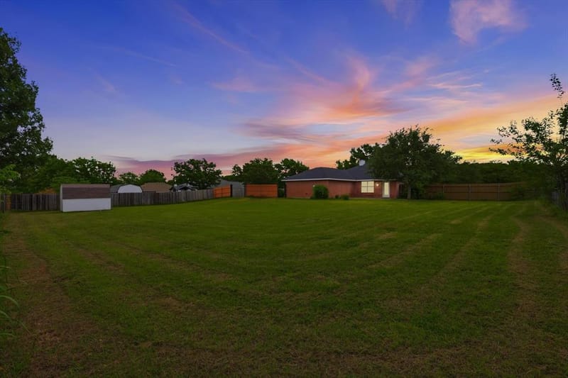 921 High Point Drive, Midlothian TX 76065 - Photo 9
