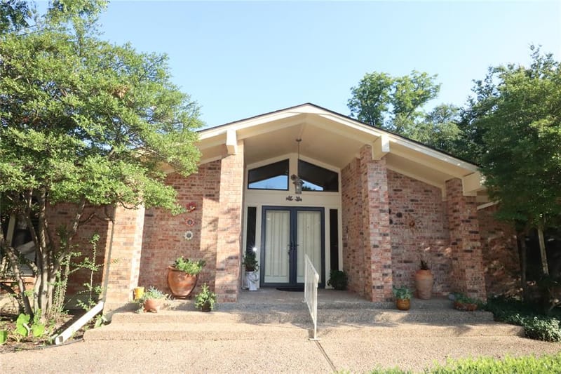 5421 Benbridge Drive, Fort Worth TX 76107 - Photo 2