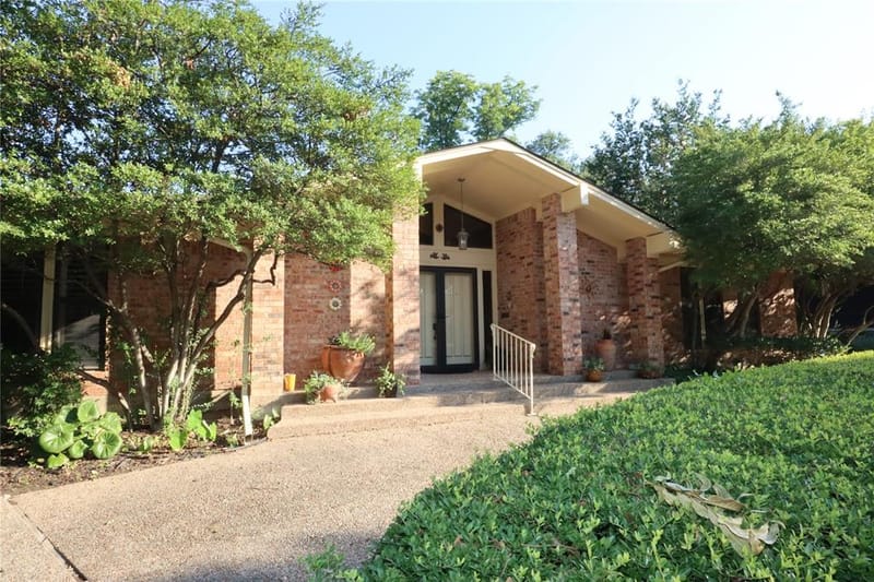 5421 Benbridge Drive, Fort Worth TX 76107 - Photo 3