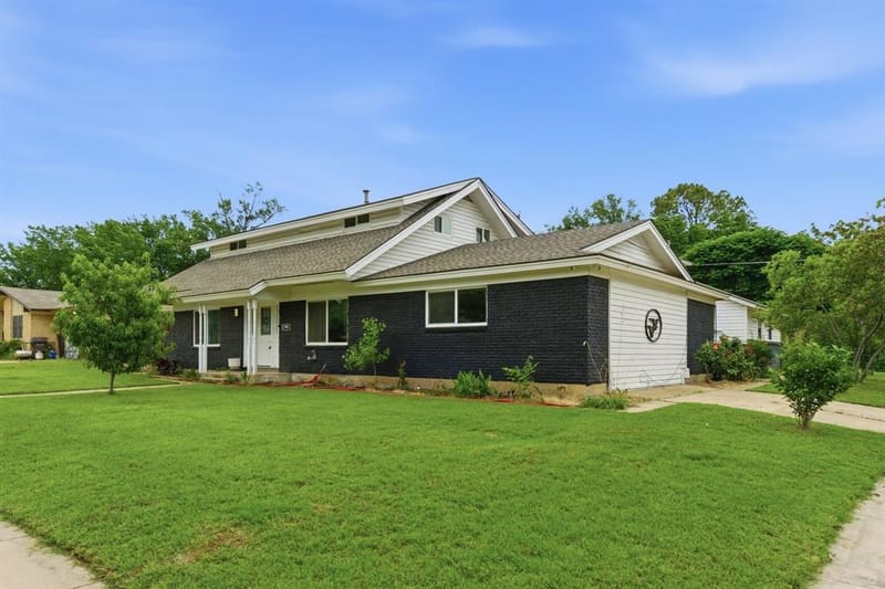 1900 Charleston Drive, Bedford TX 76022 - Photo 2