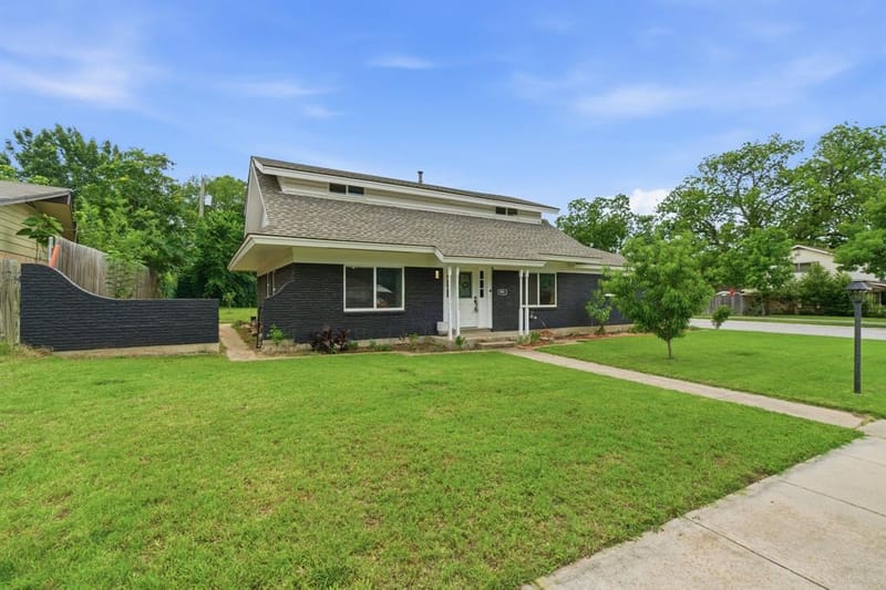 1900 Charleston Drive, Bedford TX 76022 - Photo 3