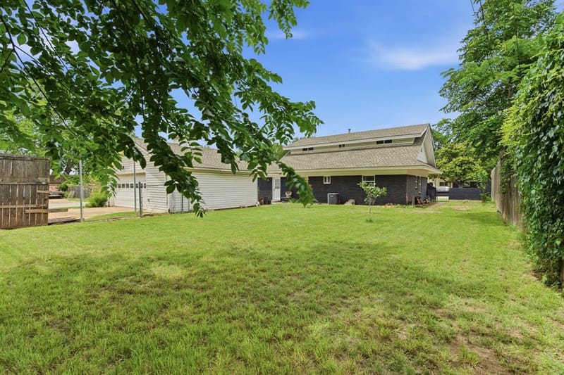 1900 Charleston Drive, Bedford TX 76022 - Photo 28