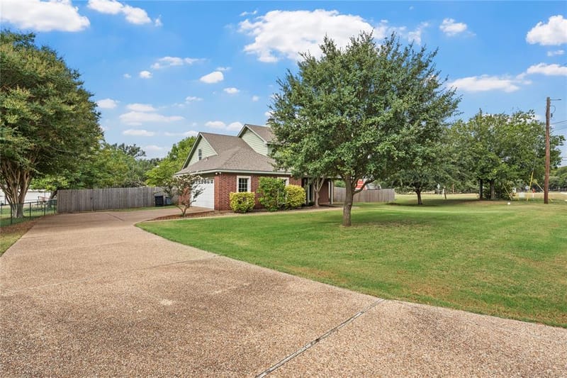 1694 Mclennan Crossing Road, Woodway TX 76712