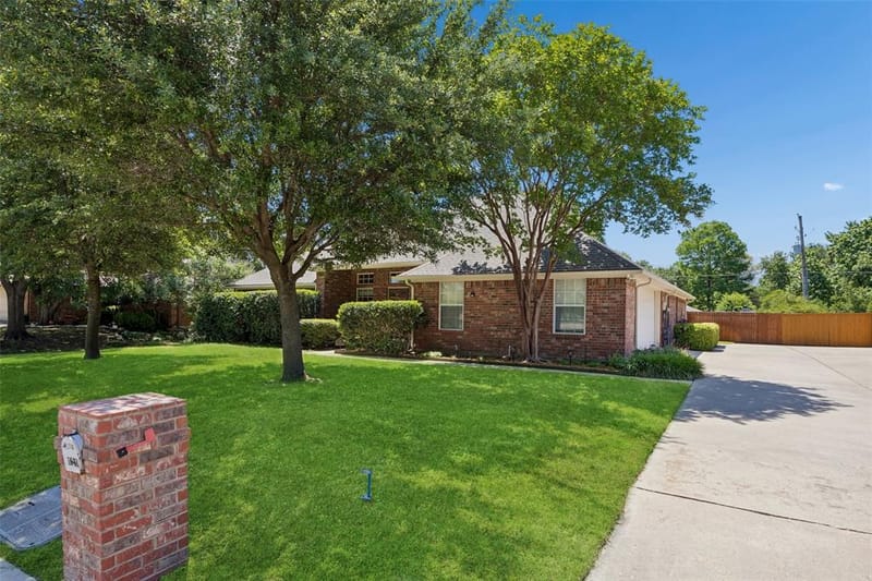 621 W Windsor Drive, Denton TX 76207 - Photo 2