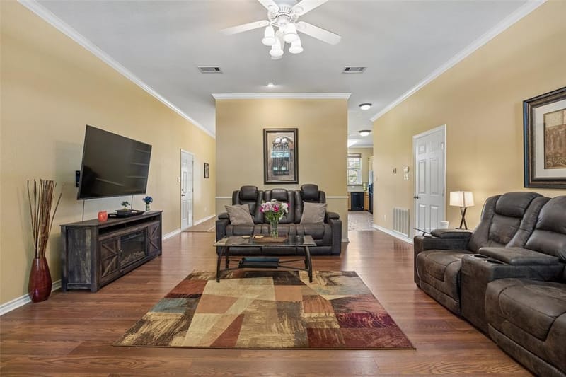 621 W Windsor Drive, Denton TX 76207 - Photo 5