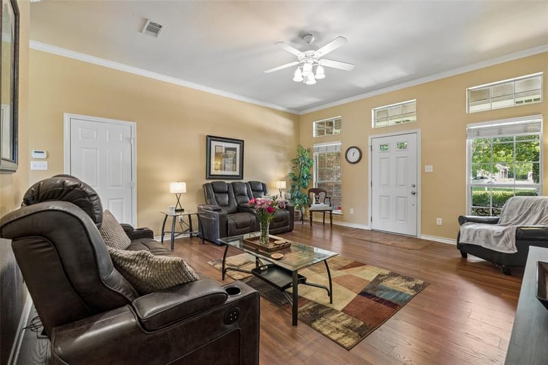 621 W Windsor Drive, Denton TX 76207 - Photo 4