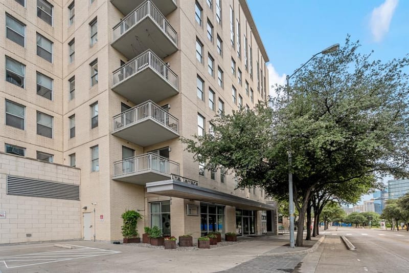 2323 N Houston Street # 204, Dallas TX 75219 - Photo 30