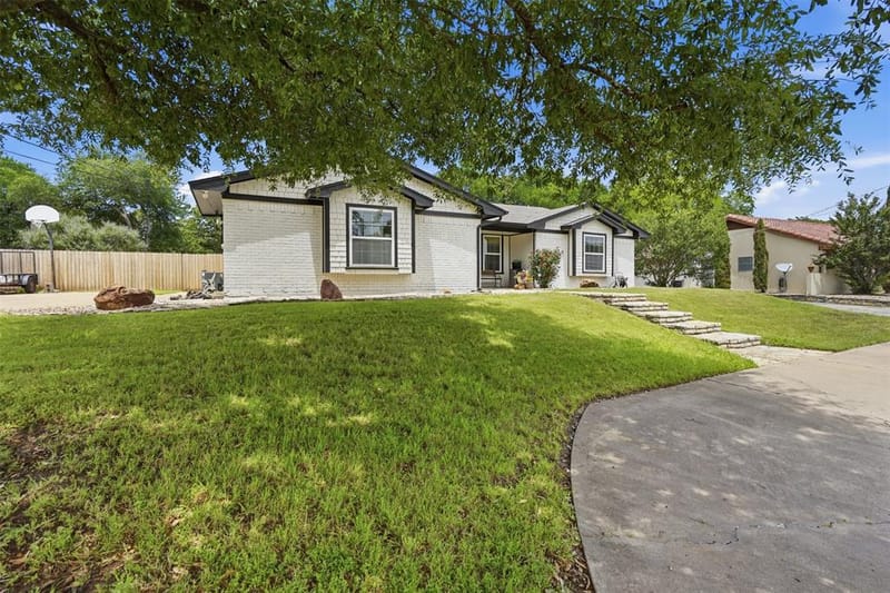 6514 Circo Drive, De Cordova TX 76049 - Photo 2