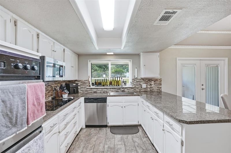 6514 Circo Drive, De Cordova TX 76049 - Photo 13
