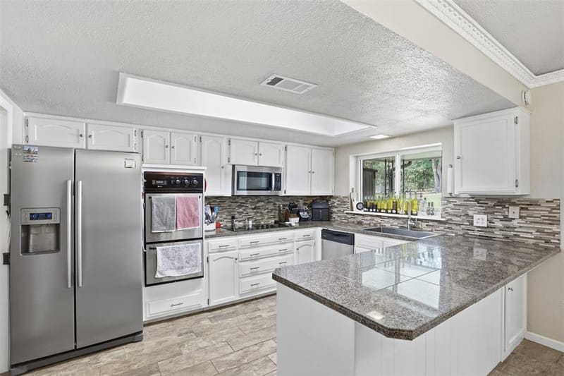 6514 Circo Drive, De Cordova TX 76049 - Photo 12