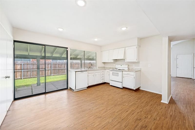 4708 Woodfield Drive, Arlington TX 76016 - Photo 12