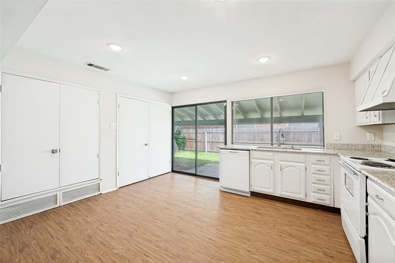 4708 Woodfield Drive, Arlington TX 76016 - Photo 10