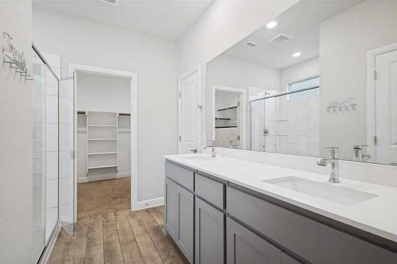 5225 Mountain View Drive, Krum TX 76249 - Photo 9