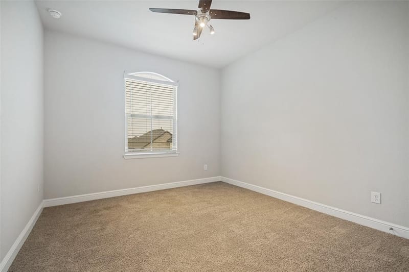 5225 Mountain View Drive, Krum TX 76249 - Photo 11