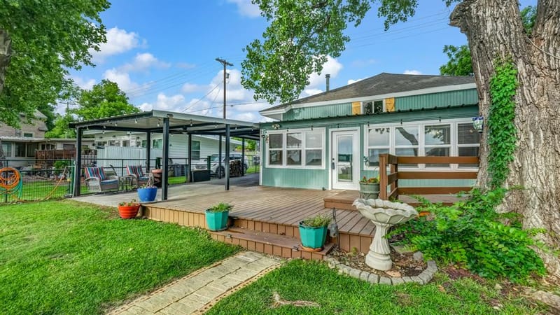 2005 E Lake Drive, Weatherford TX 76087 - Photo 2