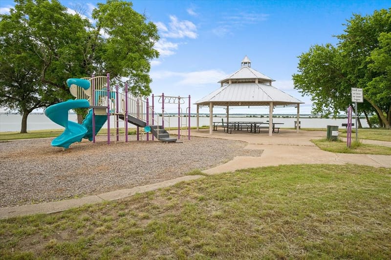 113 Camelia Street, Garland TX 75043 - Photo 34