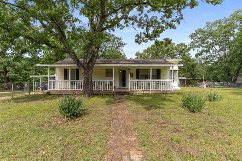 6111 County Road 2610, Bonham TX 75418 - Photo 2