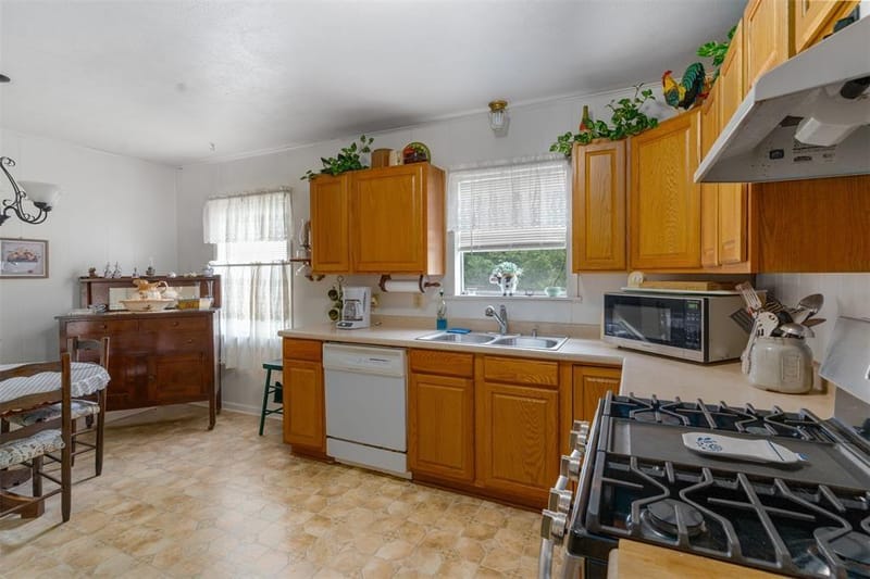 6111 County Road 2610, Bonham TX 75418 - Photo 18