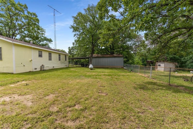 6111 County Road 2610, Bonham TX 75418 - Photo 11