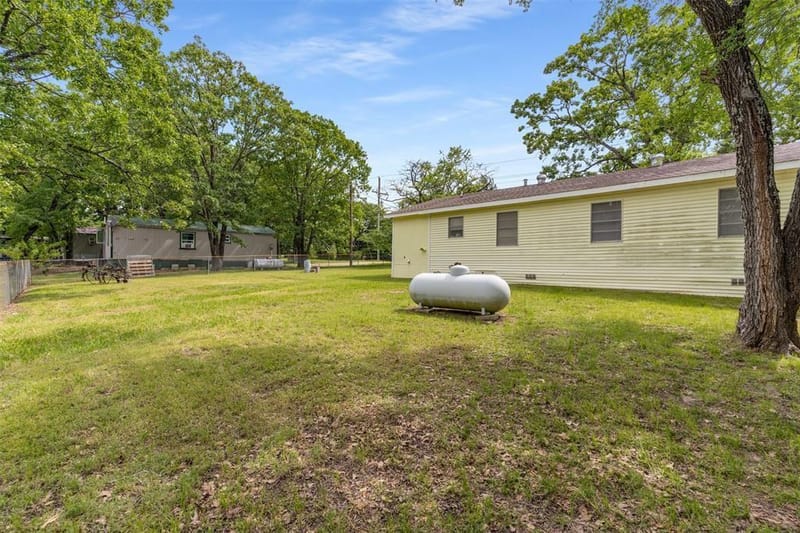 6111 County Road 2610, Bonham TX 75418 - Photo 8