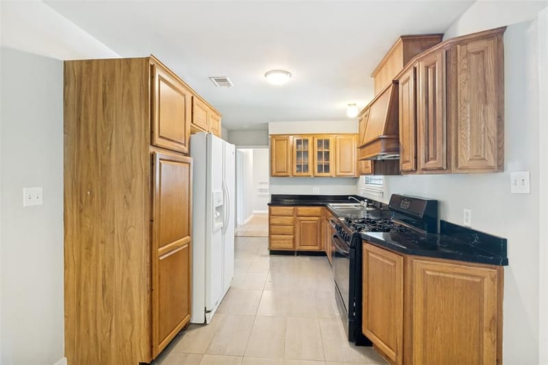 10932 Dunaway Drive, Dallas TX 75228 - Photo 6