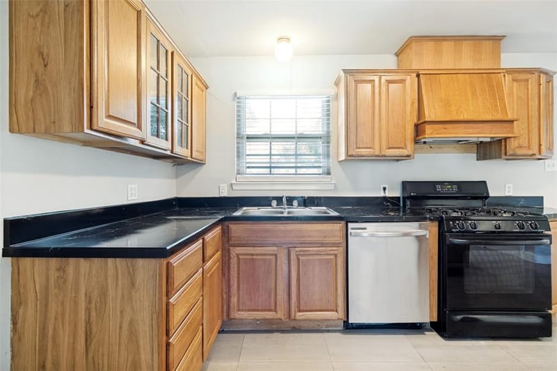 10932 Dunaway Drive, Dallas TX 75228 - Photo 8
