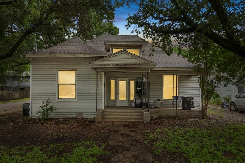701 E Elm Street, Hillsboro TX 76645