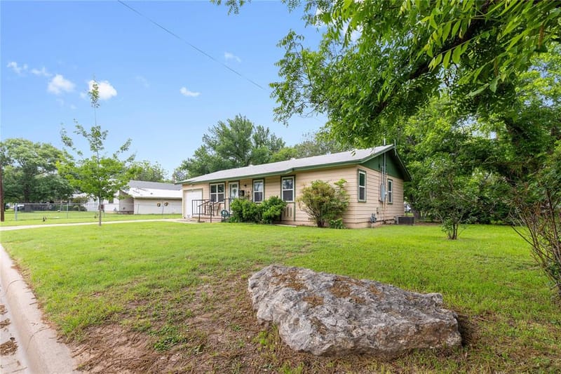2808 1st Street, Brownwood TX 76801 - Photo 18