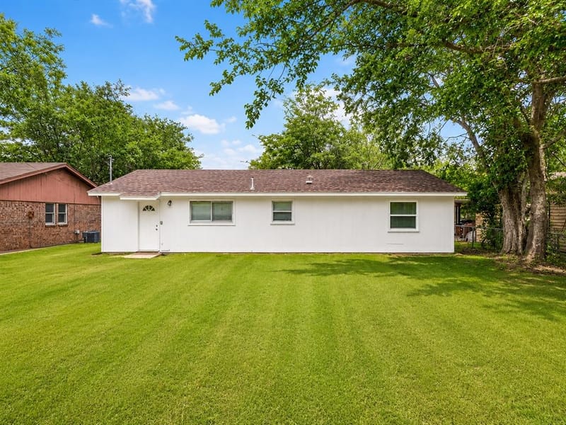 303 Mansfield Road, Cleburne TX 76031 - Photo 20