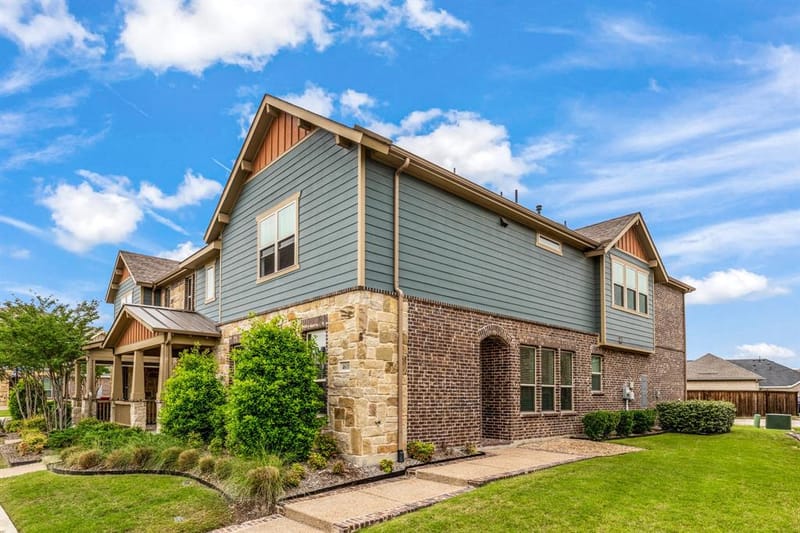 4611 Smokey Quartz Lane, Arlington TX 76005 - Photo 2