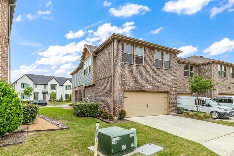 4611 Smokey Quartz Lane, Arlington TX 76005 - Photo 4
