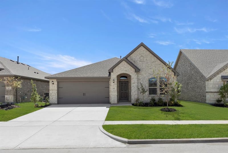 215 Van Horn Drive, Terrell TX 75160